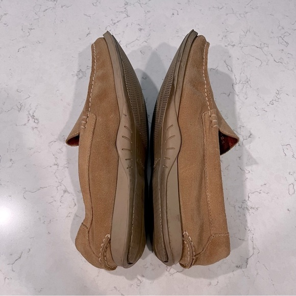 TOMMY BAHAMA Suede Tan Leather Slip On Loafer Size 11.5 - Picture 3 of 13